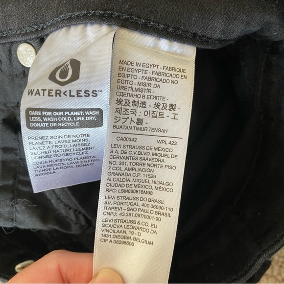 Levi's Women's 724 High Rise Straight Jeans Black Sz 29x32 - Picture 11 of 16